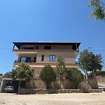 Riverside شقة Trajas