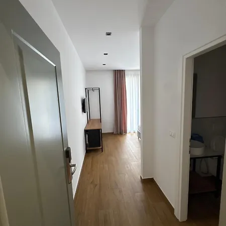 Apartment Riverside Tragjas