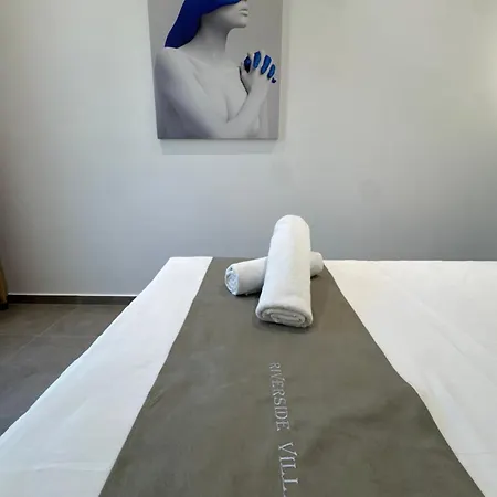 Riverside Appartamento Trajas