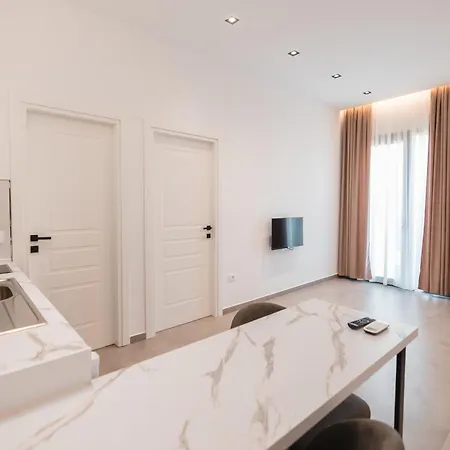 Riverside Apartamento Tragjas