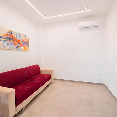 Apartamento Riverside Tragjas