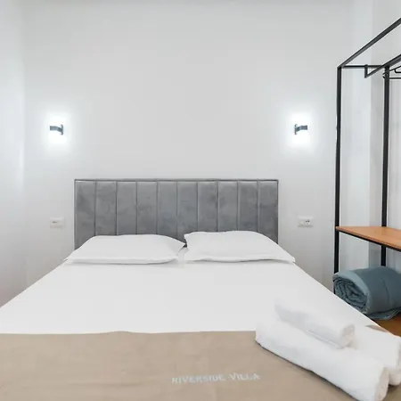 Apartamento Riverside Tragjas